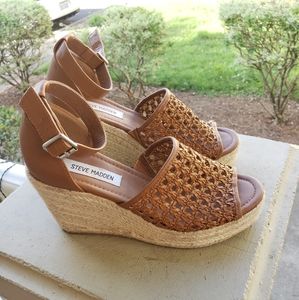 Steve Madden brown wedges